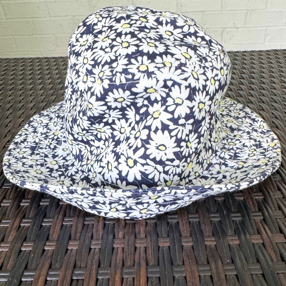 J.Crew Bucket Hat Size S/M Navy White Daisy Floral Organic Cotton Coastal Chic